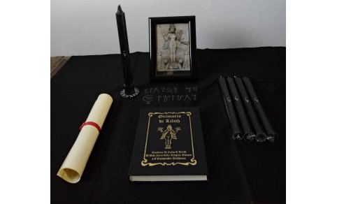 Scrigno di Lilith: Grimorio di Lilith + Kit Rituali Lilithiani